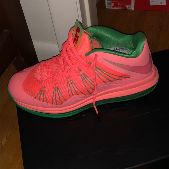AirMax Lebron 10 lows 9/10 condition worn once. - Picture 2 of 4